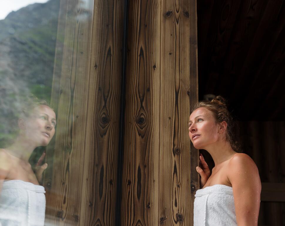 Frau in der Sauna Tirol